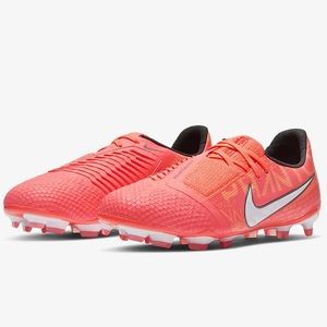 Nike Jr. Phantom Venom Elite Size: 4.5Y